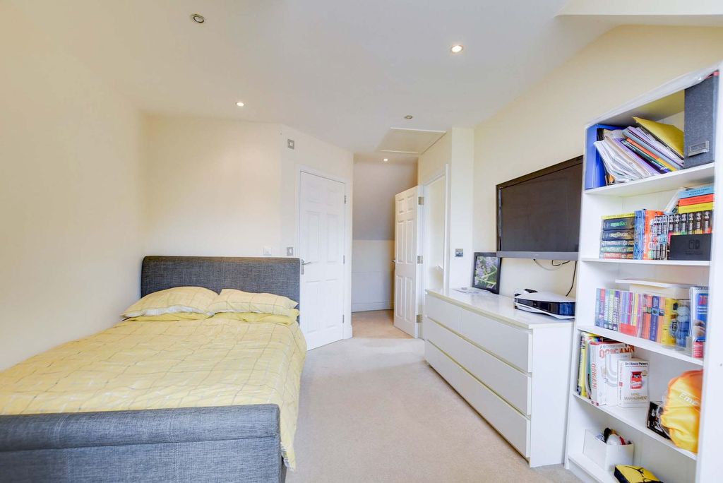 Additional image 21 of 4 bed semi-detached house for saleOrchard Close, Scraptoft, Leicester LE7