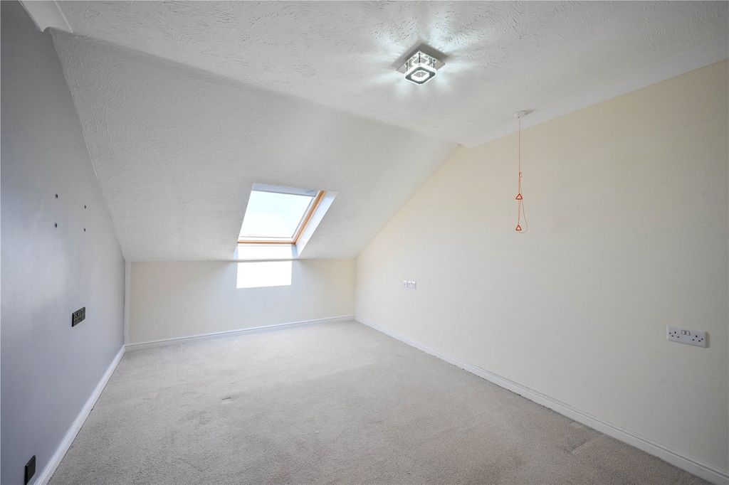 1 bed flat for saleWolverhampton Road, Forebridge, Stafford, Staffordshire ST17 photo 5