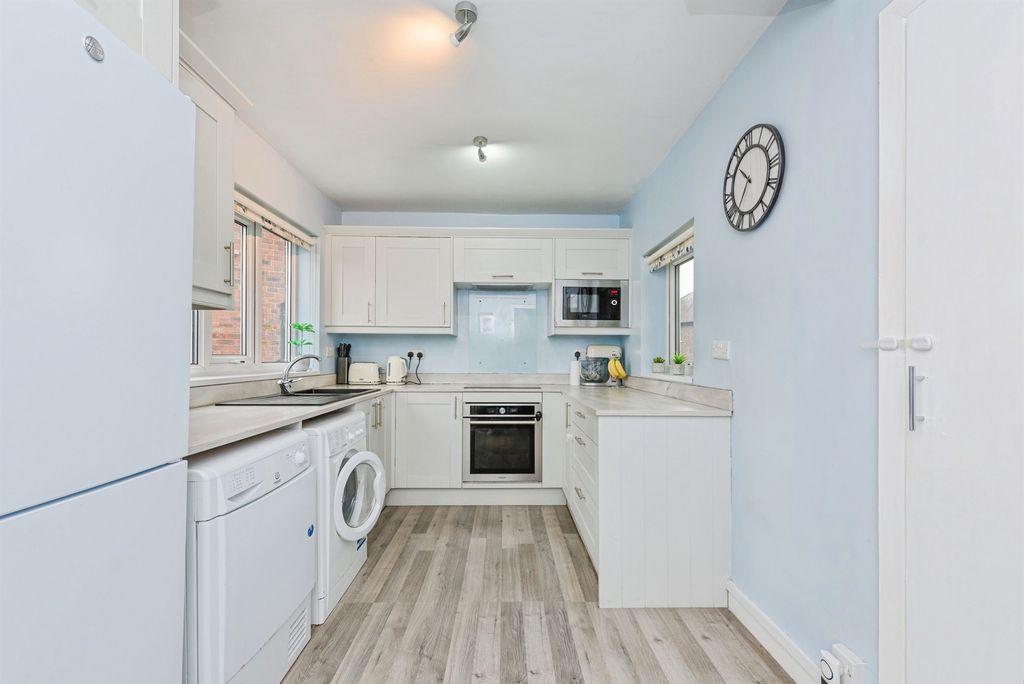 Additional image 2 of 3 bed semi-detached house for saleDormer Avenue, Tamworth B77