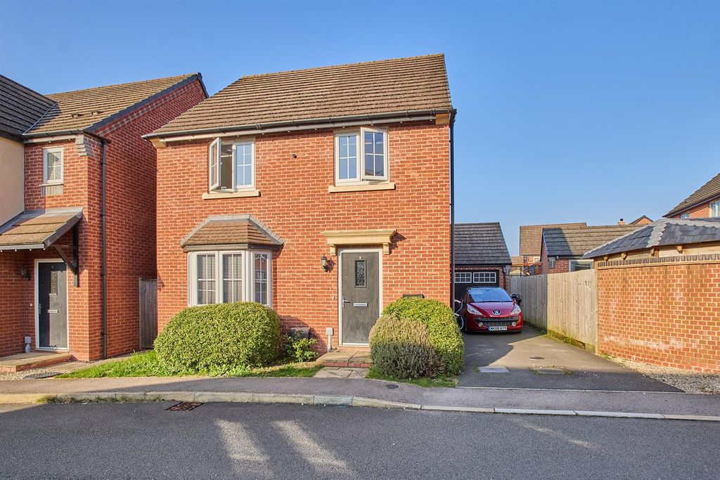 4 bed detached house for saleMaroon Drive, Burbage, Hinckley LE10