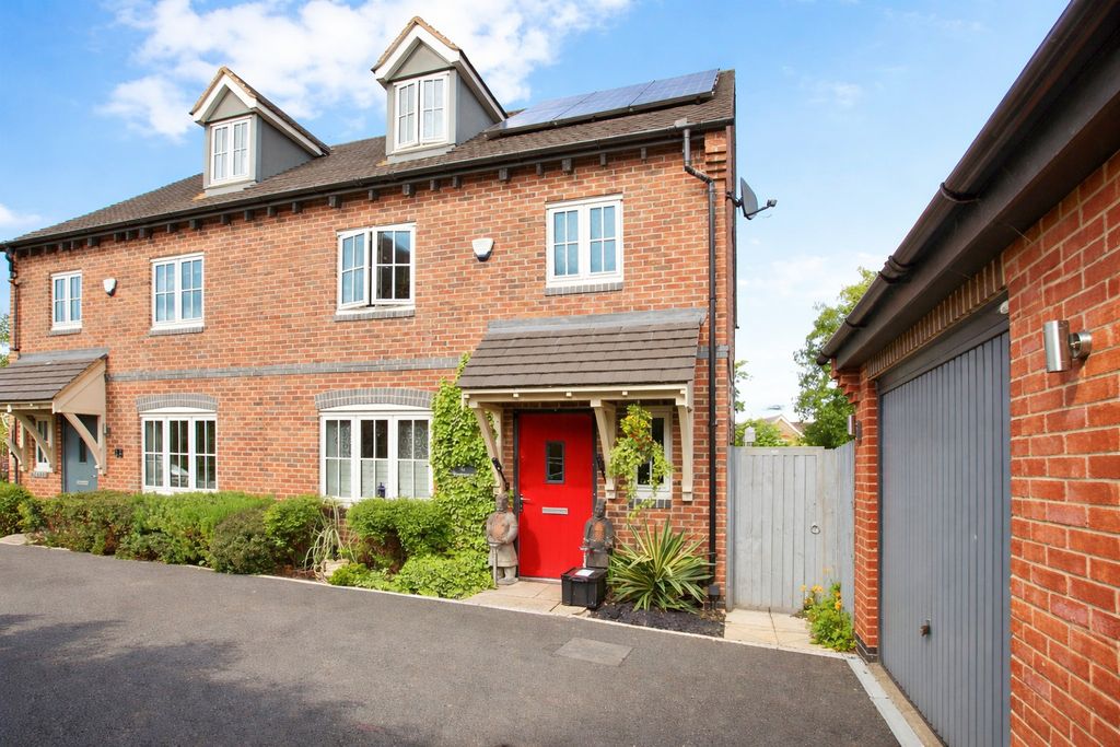 4 bed semi-detached house for saleMillers Road, Welford, Northampton NN6