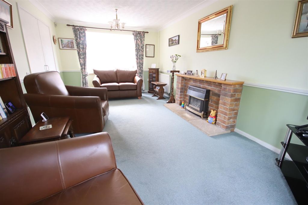 Additional image 4 of 4 bed detached house for saleHedge Row, Chippenham SN15
