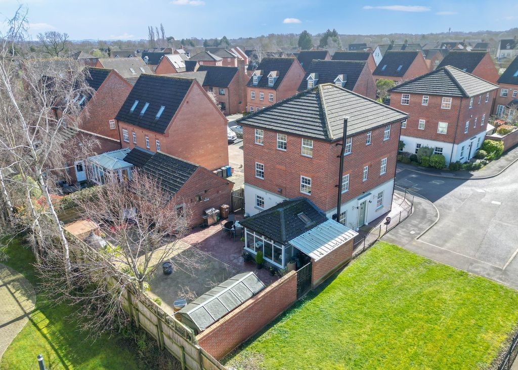 5 bed detached house for saleHewitt Close, Fradley WS13