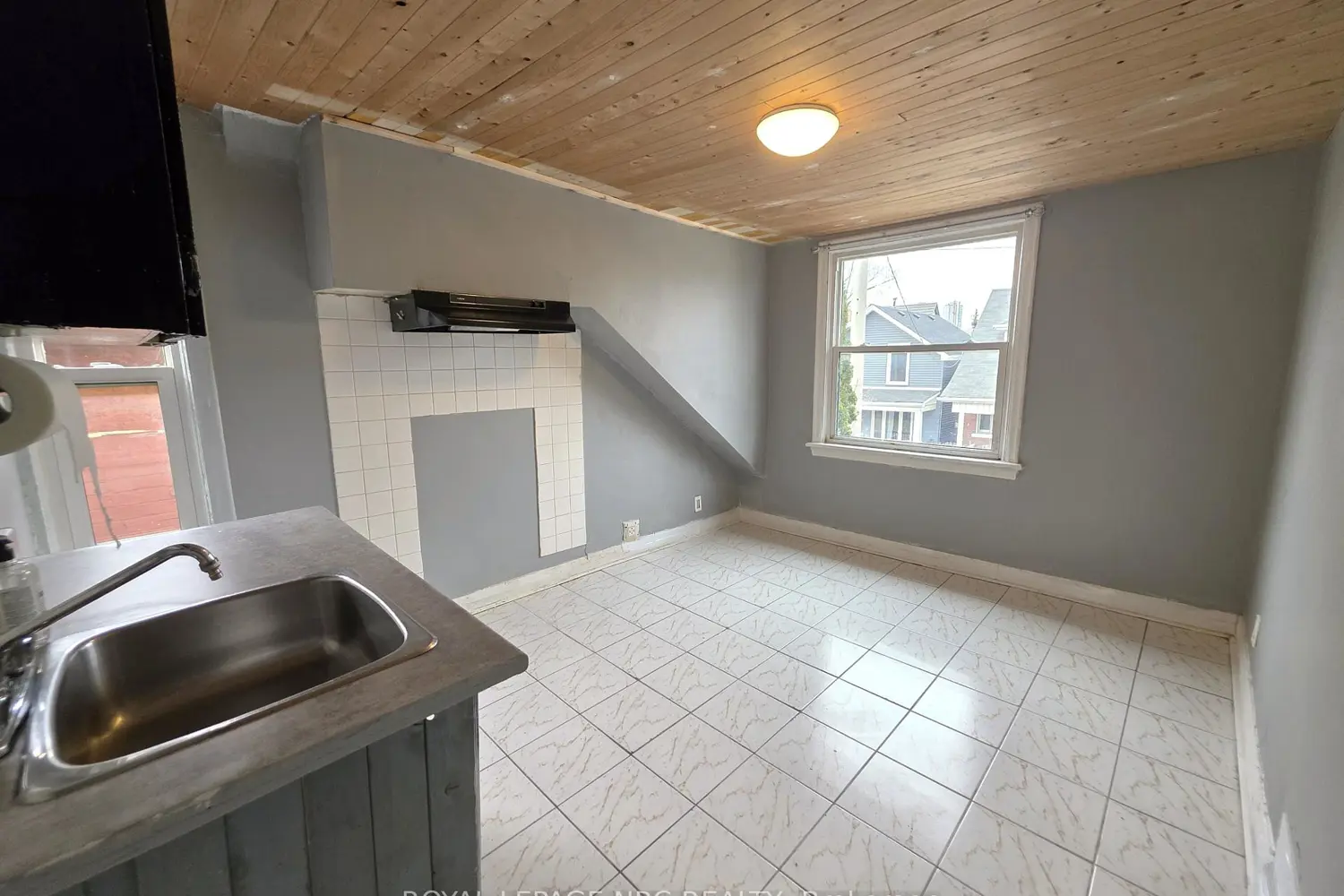 Additional image 10 of 220 Emerald Street