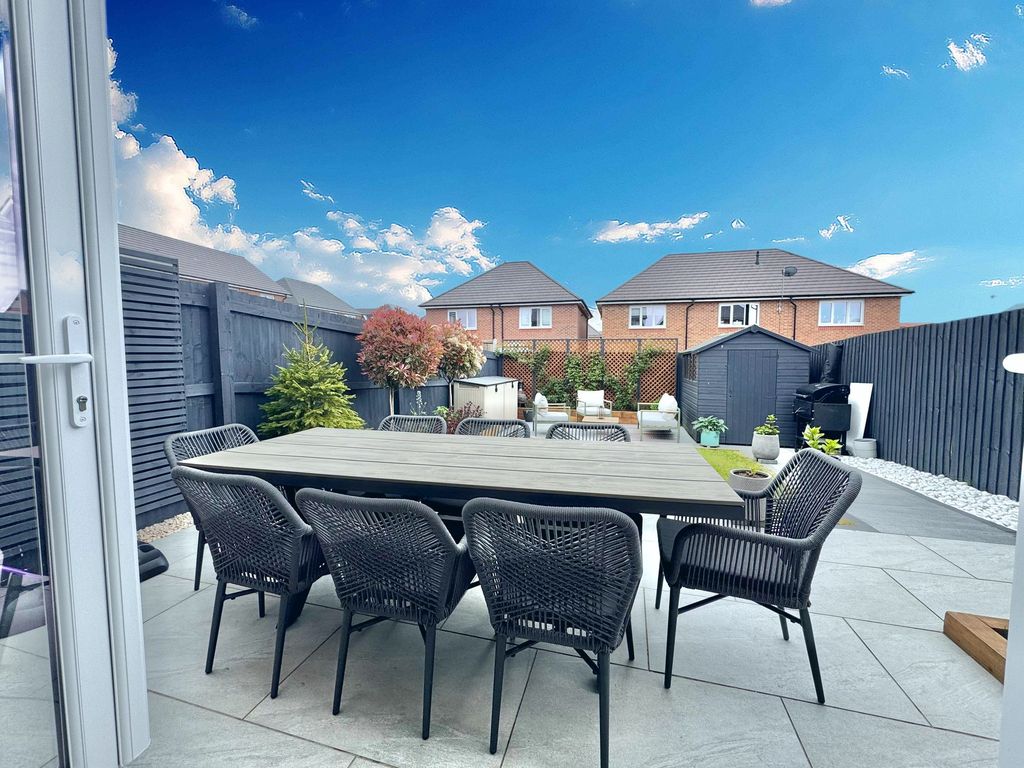 Additional image 3 of 3 bed semi-detached house for saleRoman Avenue, Nuneaton CV11