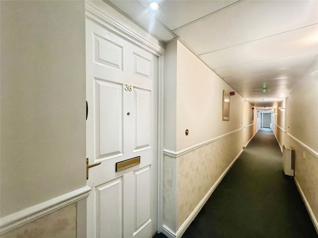 2 bed flat for salePenn Road, Wolverhampton, West Midlands WV4 photo 3