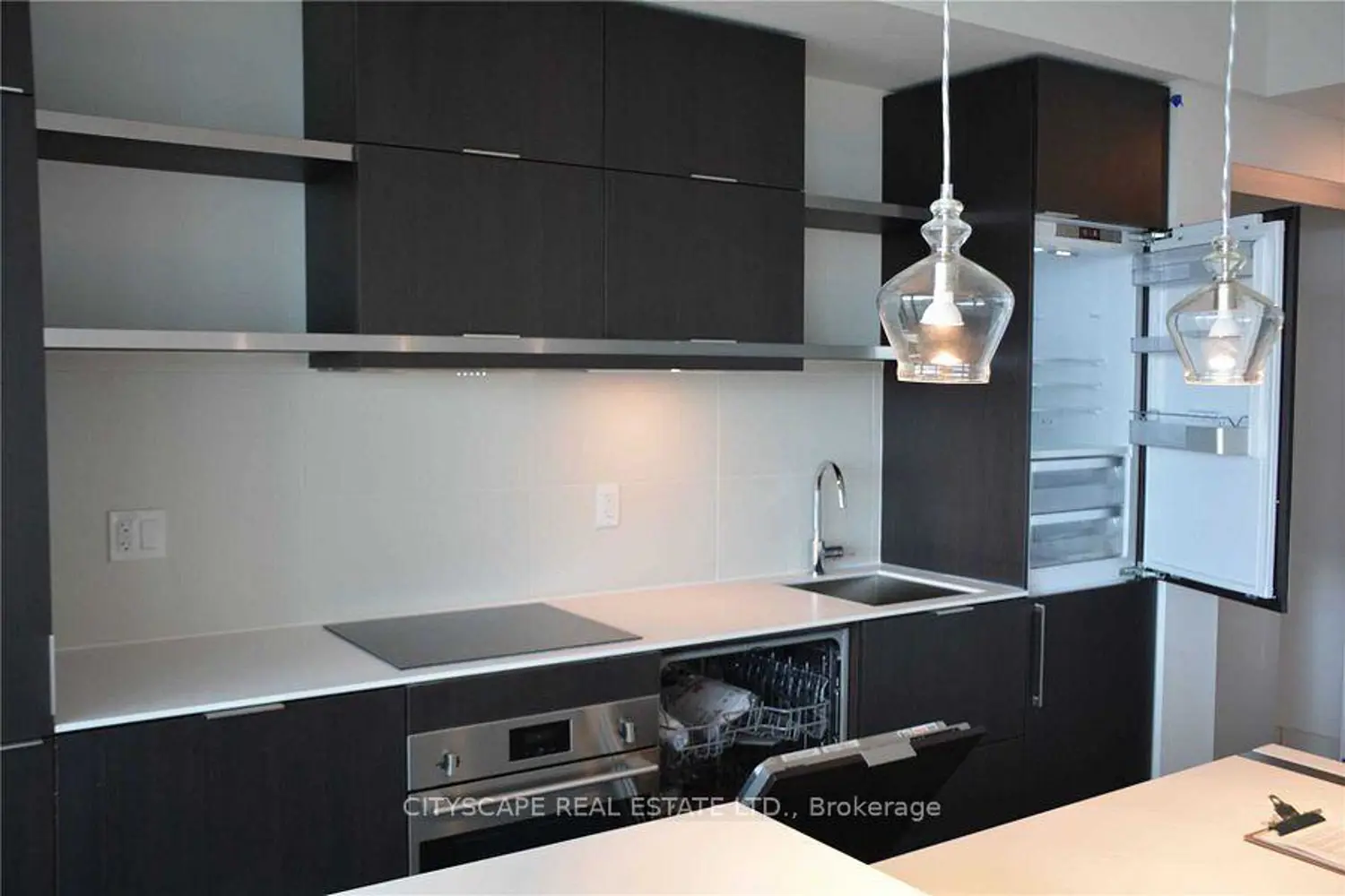 Additional image 3 of 197 Yonge Street 4810