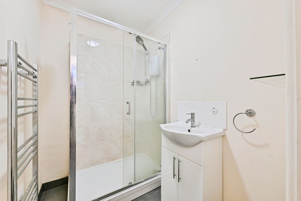 Additional image 5 of 5 bed detached house for saleHarefield Avenue, Leicester LE3