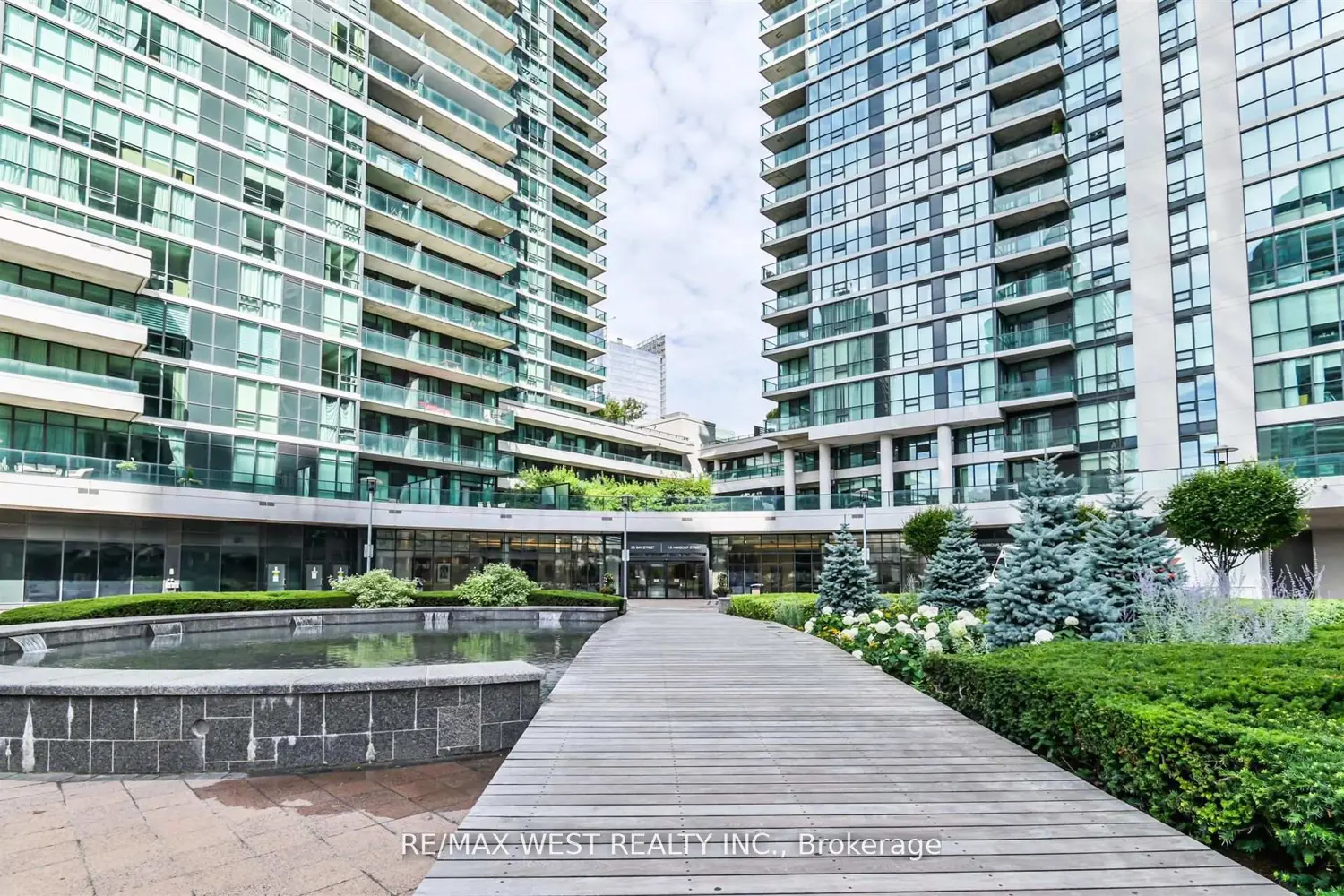 Additional image 18 of 33 Bay Street 903