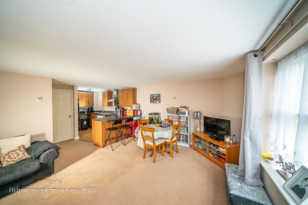 Additional image 2 of 2 bed flat for salePark Road, Bloxwich, Walsall WS3