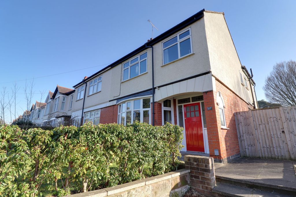 4 bed semi-detached house for saleSilkmore Lane, Stafford ST17