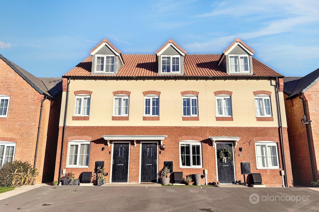 3 bed terraced house for saleCaesar Drive, Eaton Place, Nuneaton CV11