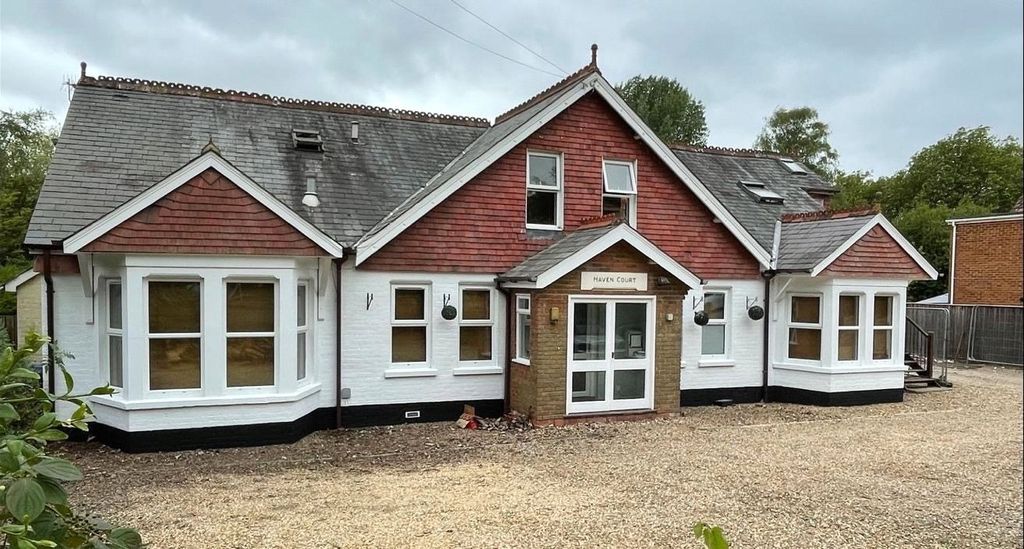 11 bed country house for saleMarshmead Close, Clarendon, Salisbury, Wiltshire SP5