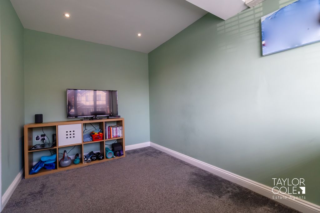 Additional image 17 of 4 bed detached house for saleCumberland Drive, Tamworth B78