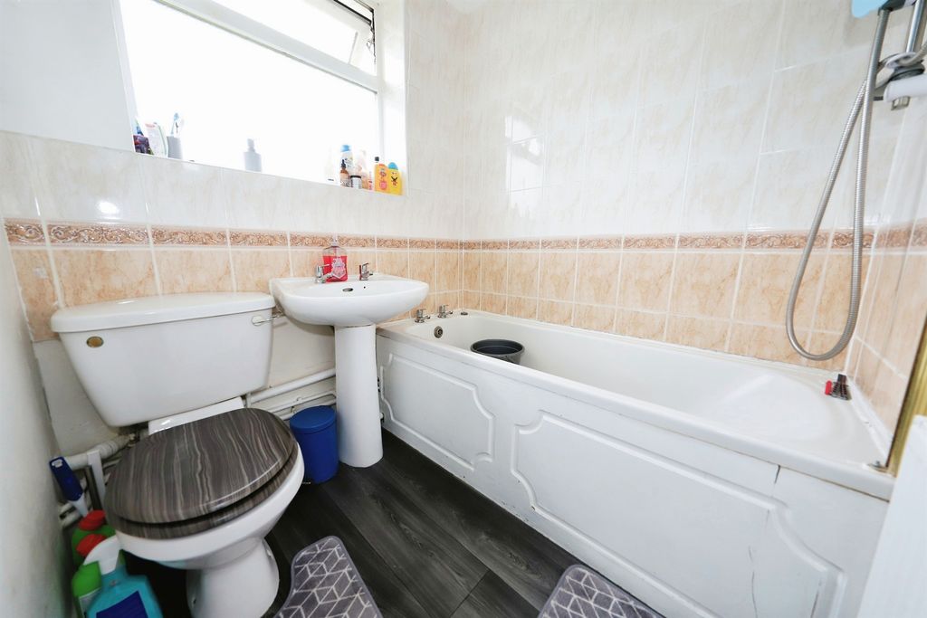 Additional image 7 of 1 bed mews for saleMarholm Close, Pendeford, Wolverhampton WV9
