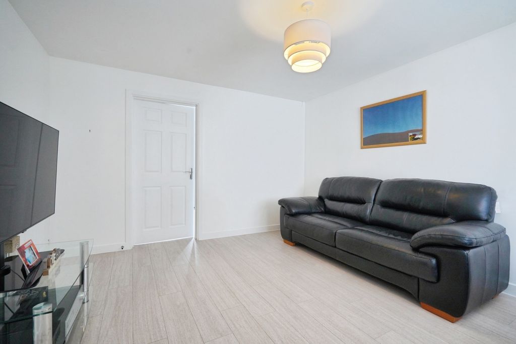 Additional image 7 of 3 bed semi-detached house for saleUpton Drive, Burton-On-Trent, Staffordshire DE14