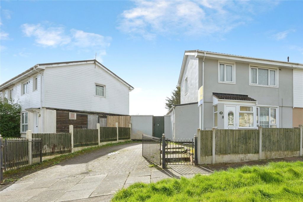 3 bed semi-detached house for saleHackett Road, New Parks, Leicester LE3