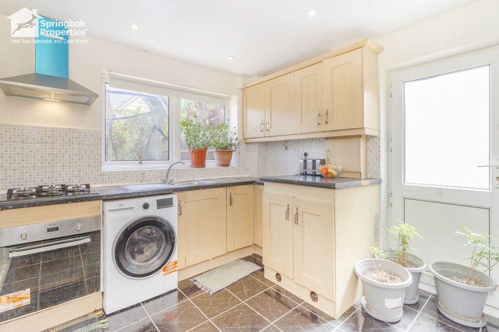 Additional image 7 of 3 bed detached house for saleHolywell Road, Leicester, Leicestershire LE2