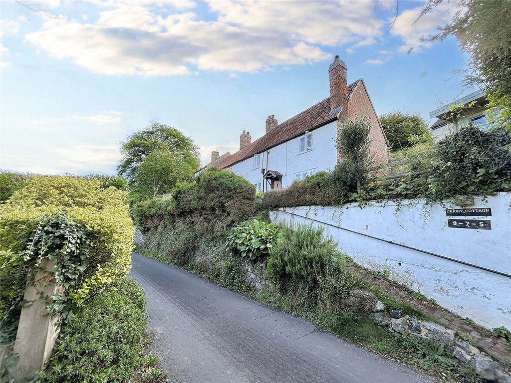 2 bed end terrace house for salePriory Cottages, Stradbrook BA13