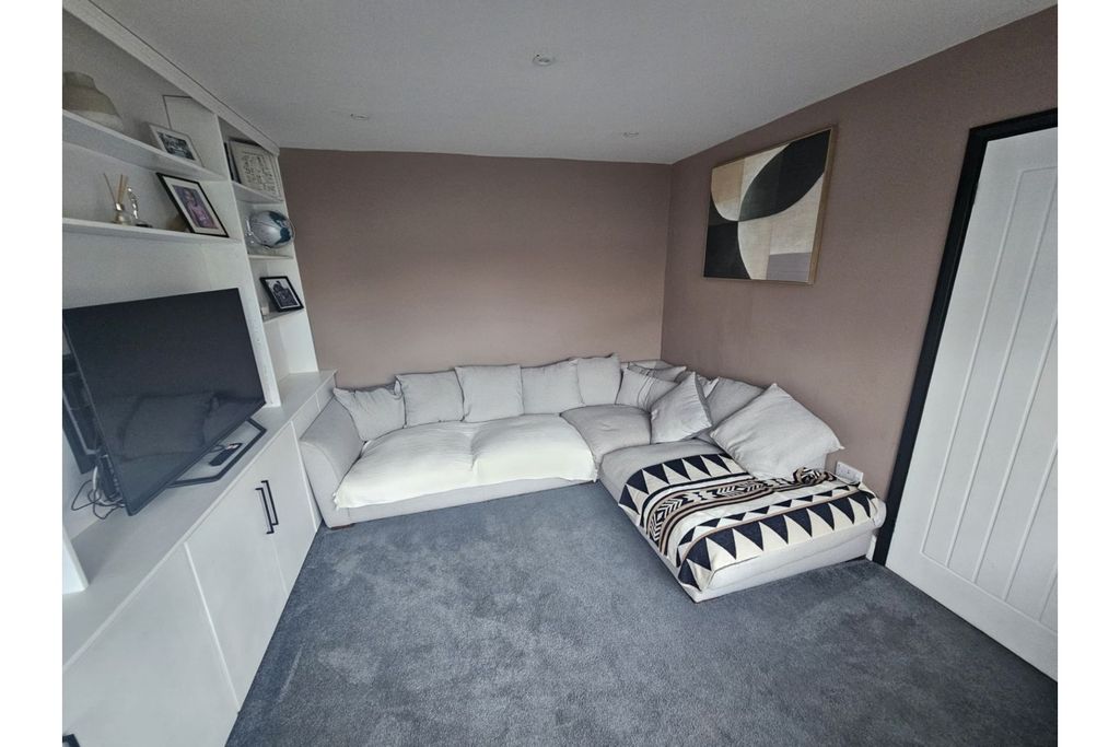 Additional image 3 of 3 bed semi-detached house for saleWintersdale Road, Leicester LE5