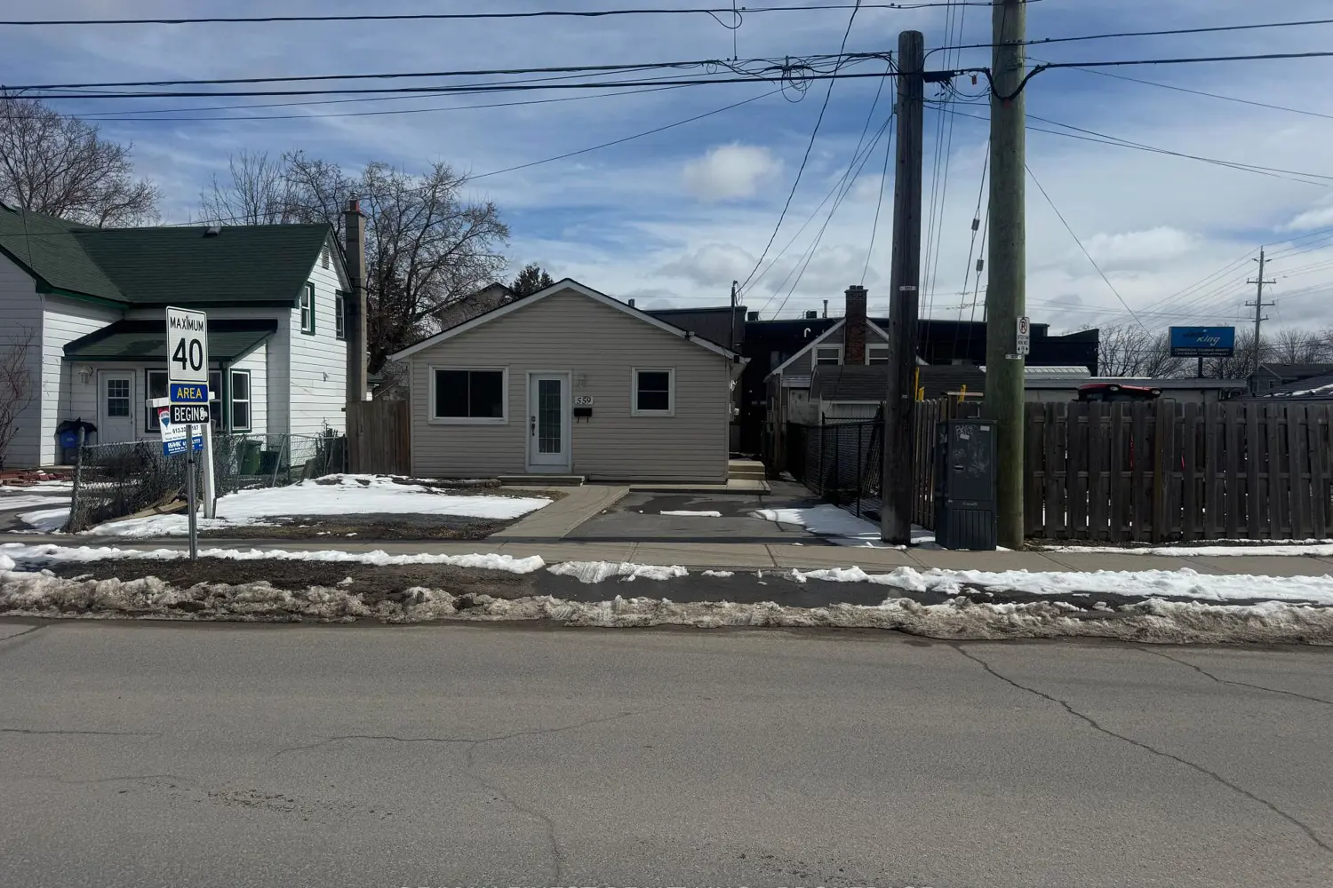 559 Macdonnell Street