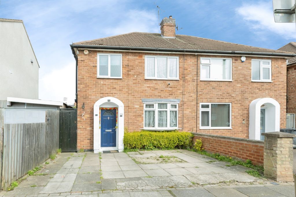 3 bed semi-detached house for saleDuncan Road, Leicester LE2