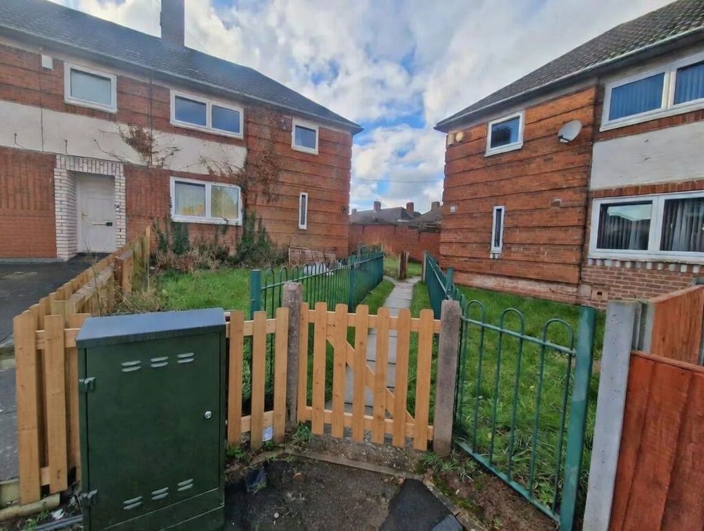 3 bed semi-detached house for saleBraybrooke Road, Leicester LE4
