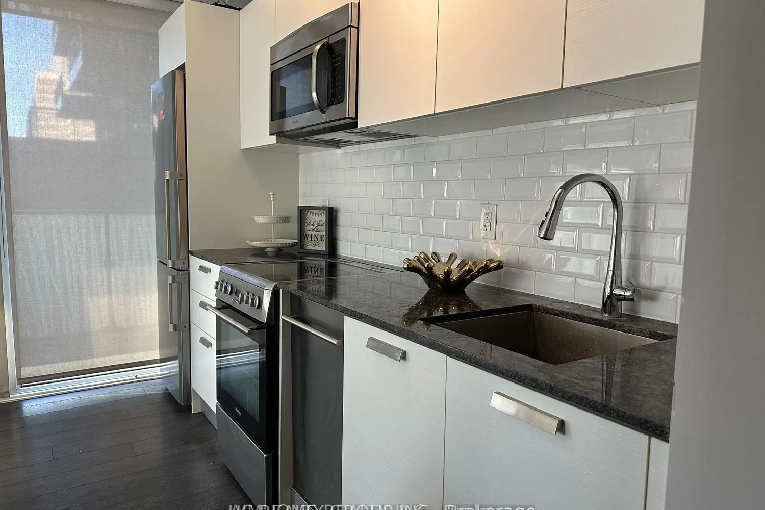 42 Charles Street 904 photo 4