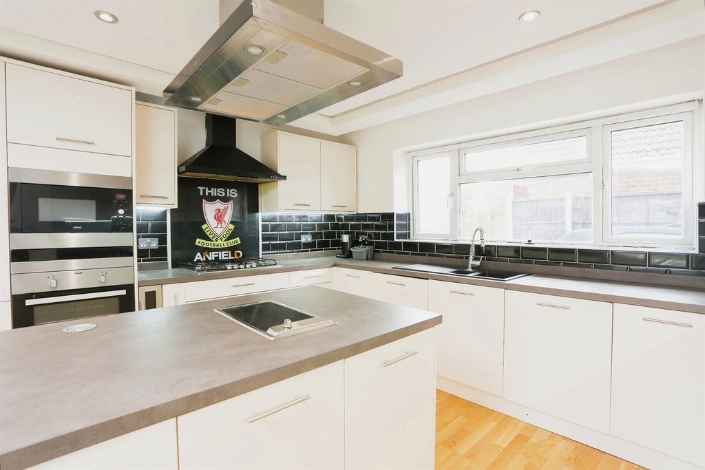 Additional image 3 of 5 bed detached bungalow for saleBallater Close, Leicester LE5