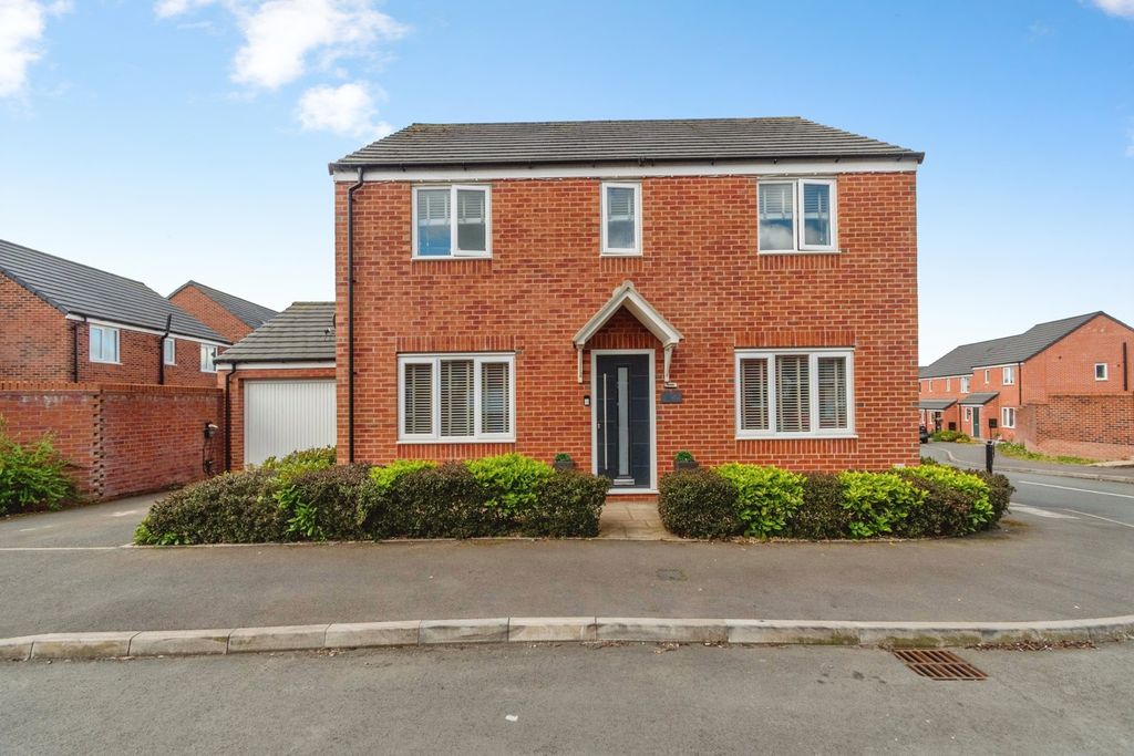 4 bed detached house for saleMiners Way, Hednesford, Cannock, Staffordshire WS12