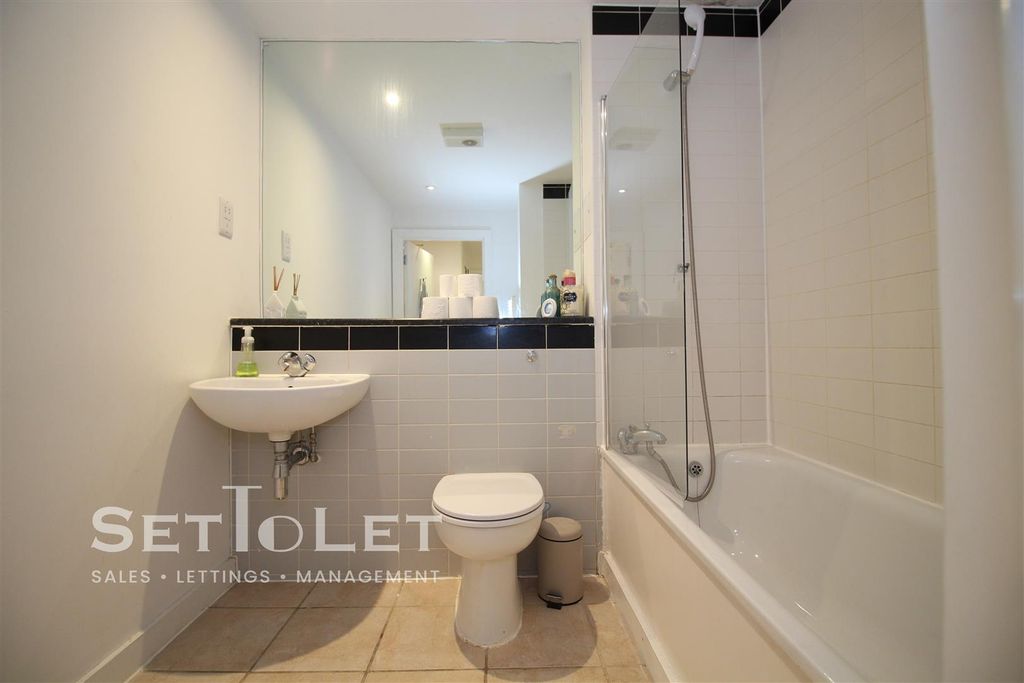 Additional image 10 of 2 bed flat for saleZenith Building, Colton Street, Leicester LE1