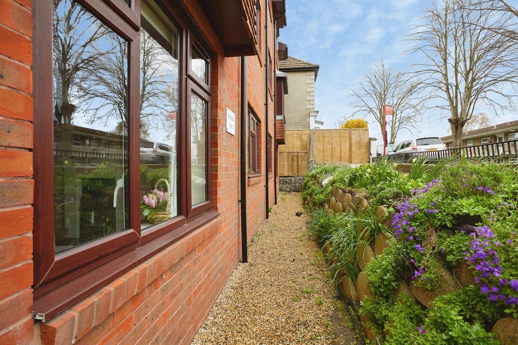 Additional image 14 of 2 bed flat for saleStratford Road, Salisbury SP1