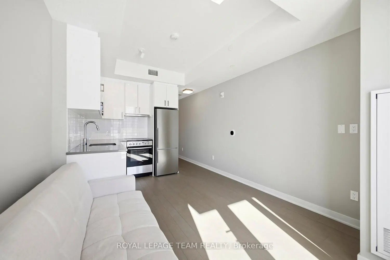 Additional image 5 of 360 Deschatelets Avenue 209