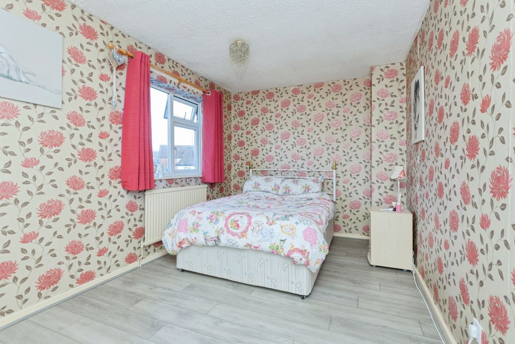 Additional image 6 of 5 bed semi-detached house for salePitchens Close, Leicester, Leicestershire LE4