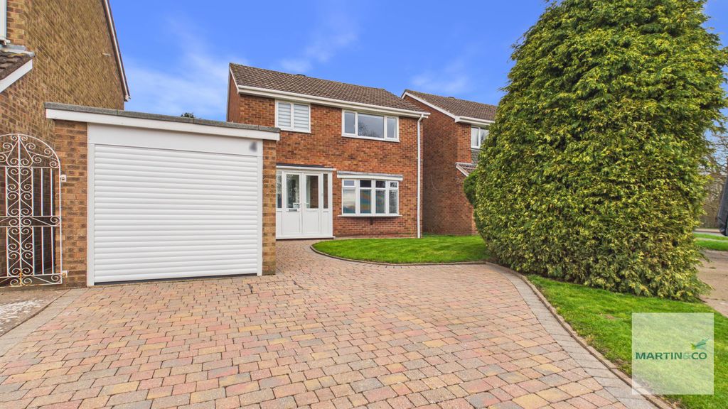 4 bed detached house for saleAshlands Close, Perrycrofts, Tamworth B79