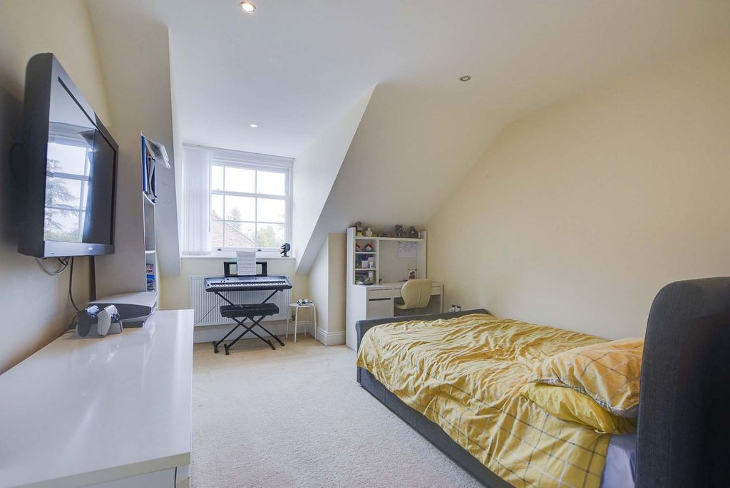 Additional image 18 of 4 bed semi-detached house for saleOrchard Close, Scraptoft, Leicester LE7