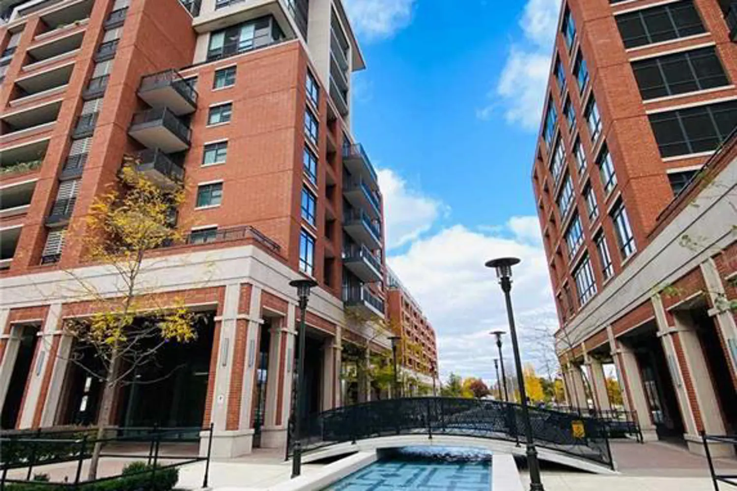 Additional image 11 of 800 Lawrence Avenue 1818