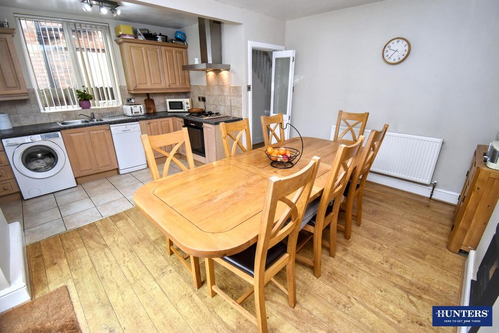 Additional image 3 of 3 bed semi-detached house for saleOakleigh Avenue, Glen Parva, Leicester LE2