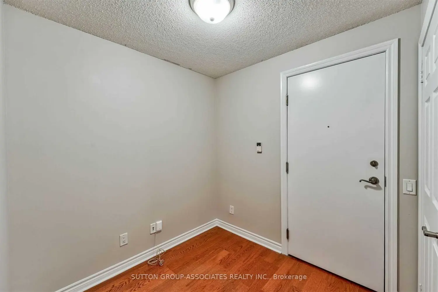 Additional image 3 of 5229 Dundas Street 609