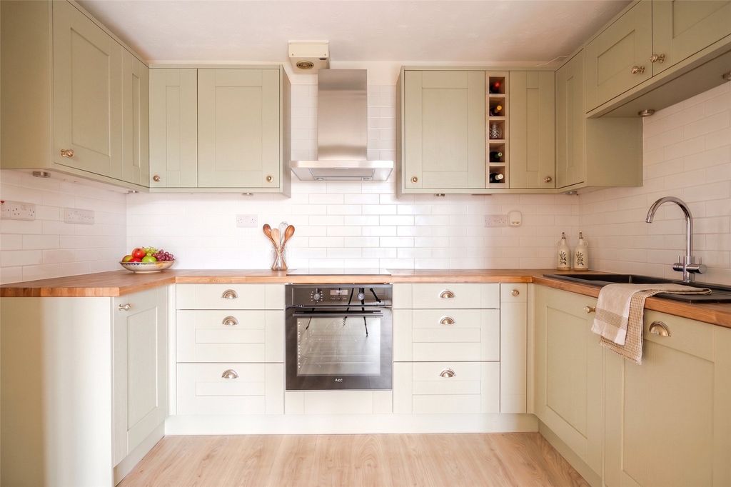 2 bed flat for saleHaven Bank, Exeter EX2 photo 4