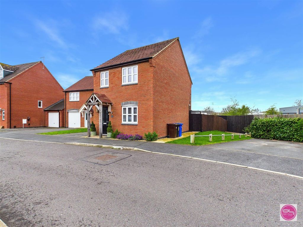 Additional image 2 of 3 bed detached house for saleCascade Close, Burton-On-Trent DE14