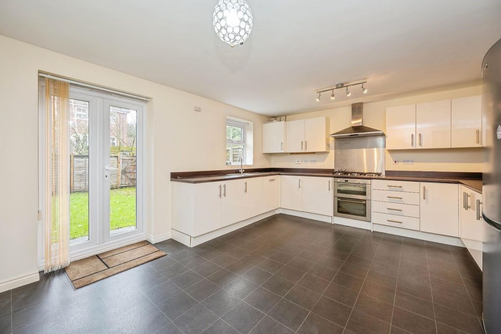 4 bed town house for saleThe Laurels, Fazeley, Tamworth B78