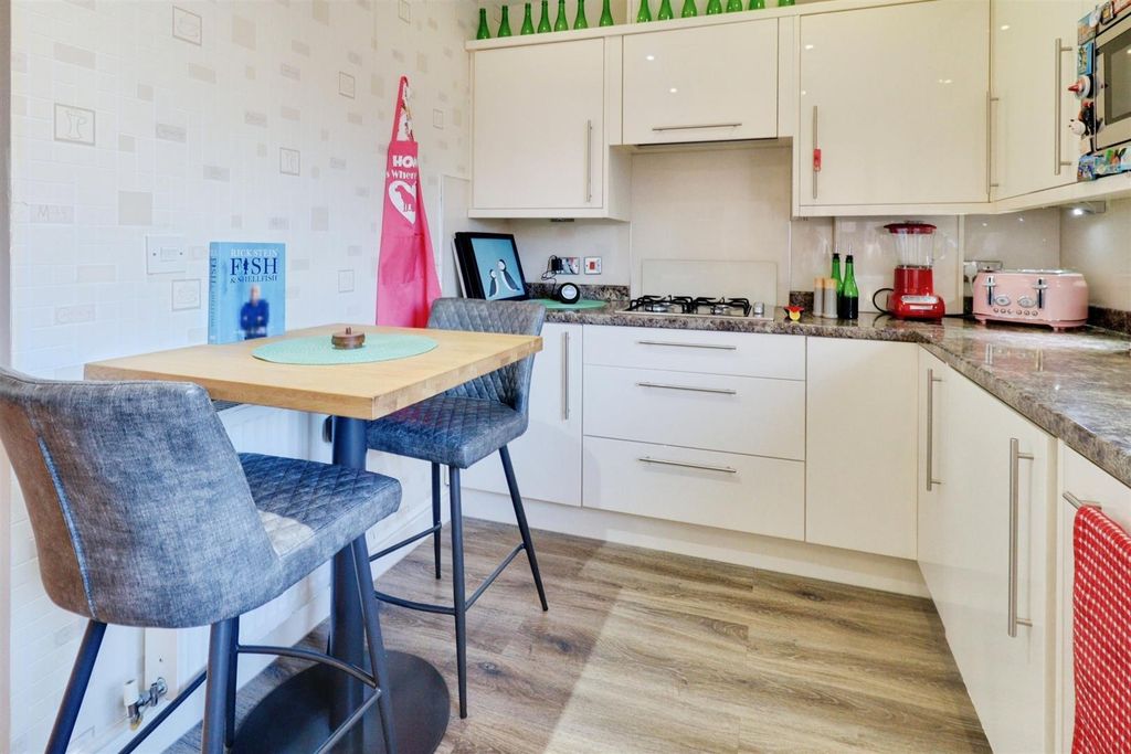 Additional image 17 of 3 bed flat for saleBrackenwood Mews, Weston, Crewe CW2
