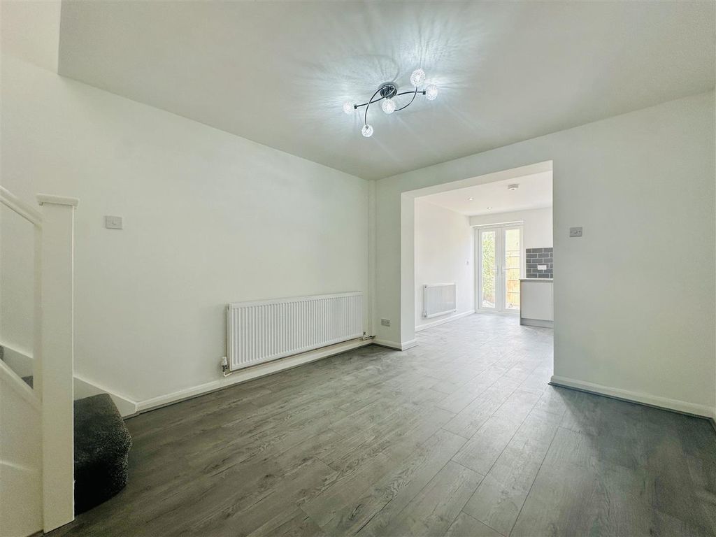 Additional image 12 of 4 bed semi-detached house for saleOliver Road, Northfields, Leicester LE4