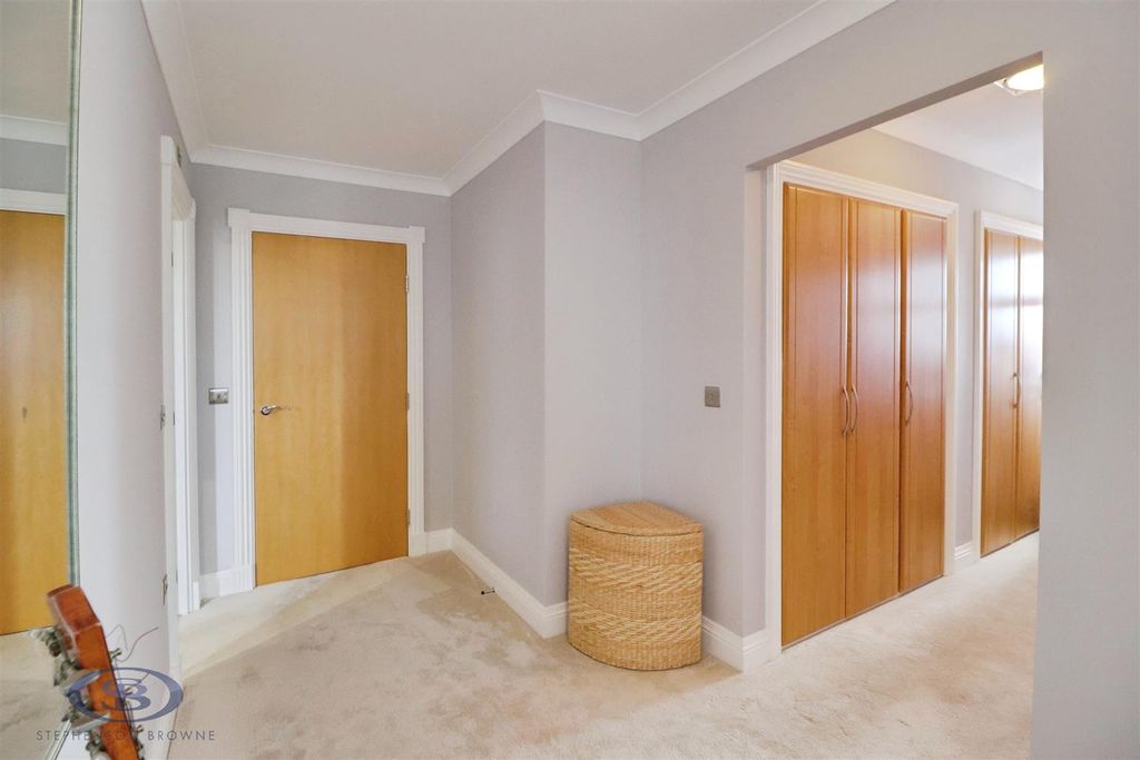 Additional image 15 of 3 bed flat for saleAshbourne Drive, Weston, Crewe CW2