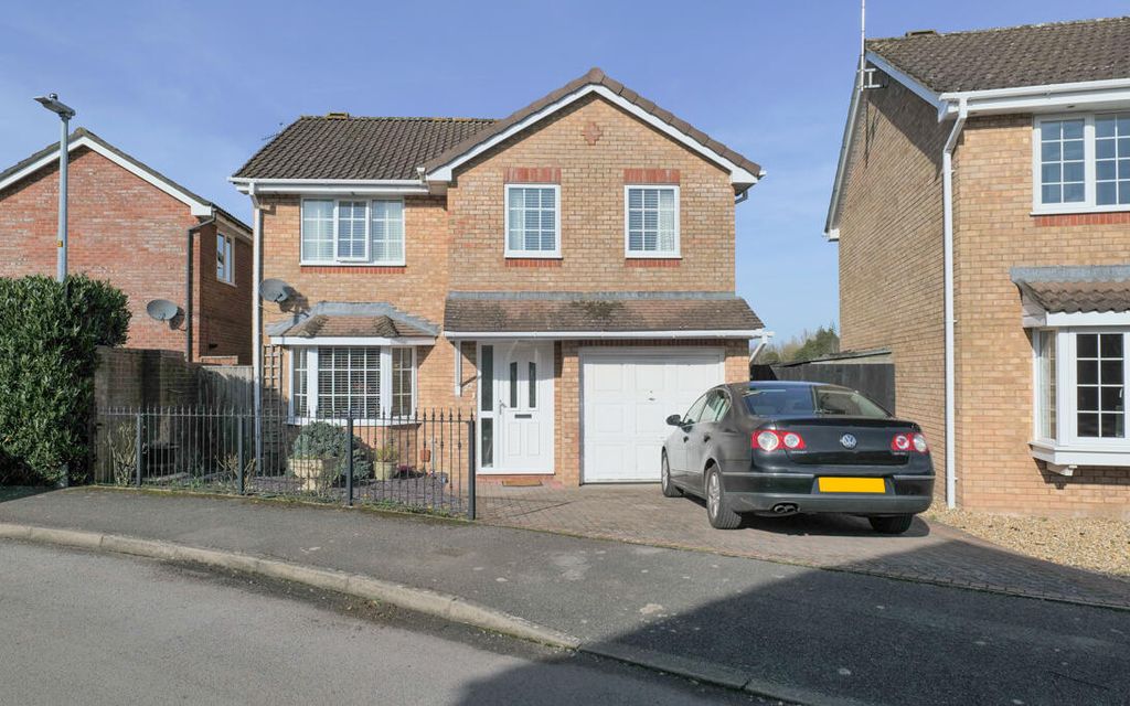 4 bed detached house for saleAlder Way, Melksham SN12