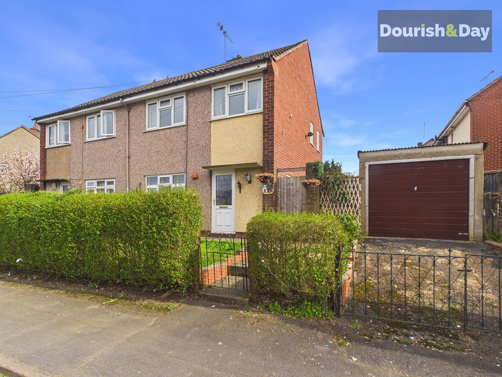 3 bed semi-detached house for saleSwinburne Close, Stafford ST17