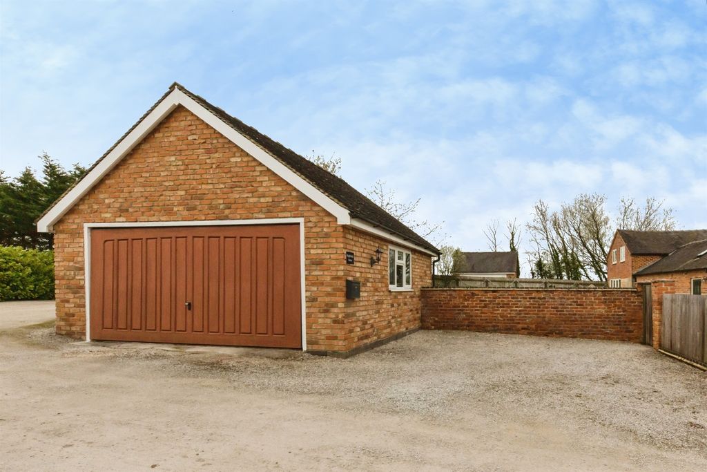 Additional image 17 of 4 bed detached house for saleHighfields Barn, Beamhurst, Uttoxeter ST14