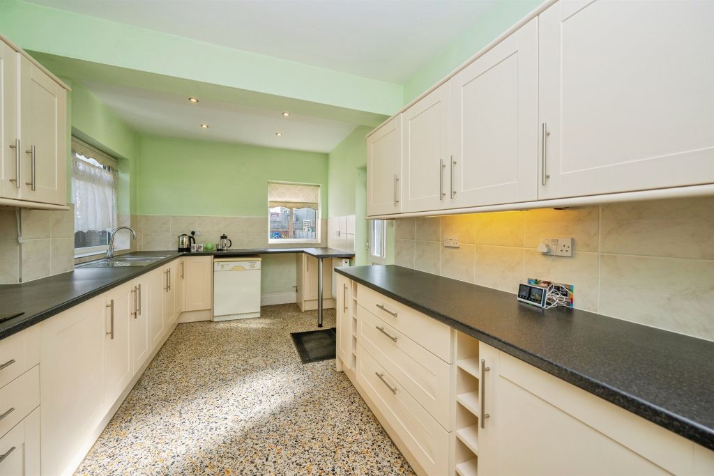 Additional image 5 of 3 bed semi-detached house for saleStation Road, Hatton, Derby DE65