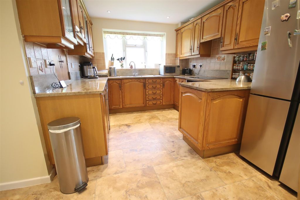 Additional image 6 of 4 bed detached house for saleHedge Row, Chippenham SN15